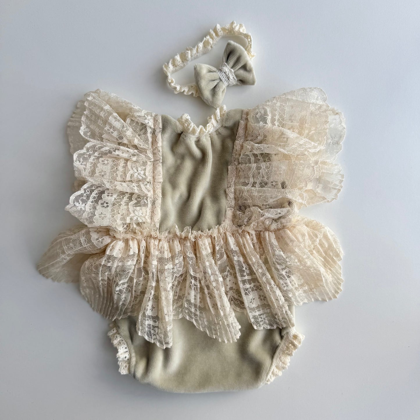 Pistachio Velvet Lace Romper Set – Newborn Photography Props