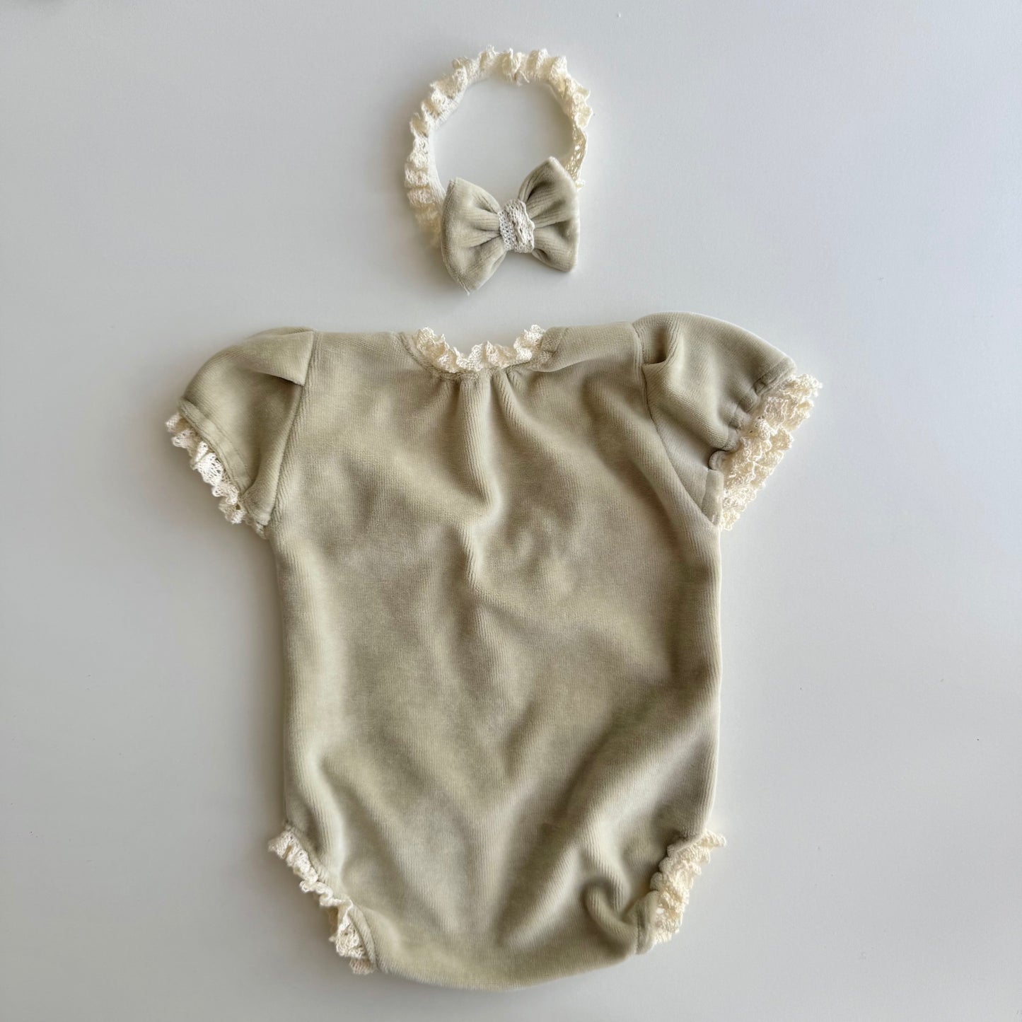 Pistachio Velvet Romper Set – Newborn Photography Props