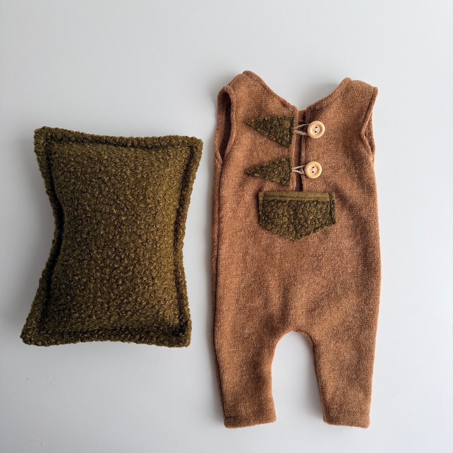 Oliver – Cocoa & Olive | Newborn Set
