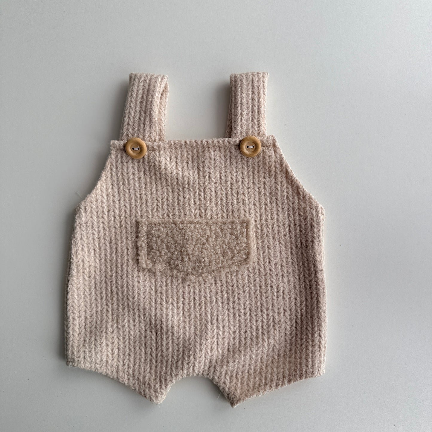 Milkshake Knit Pocket Romper – Newborn Photography Props