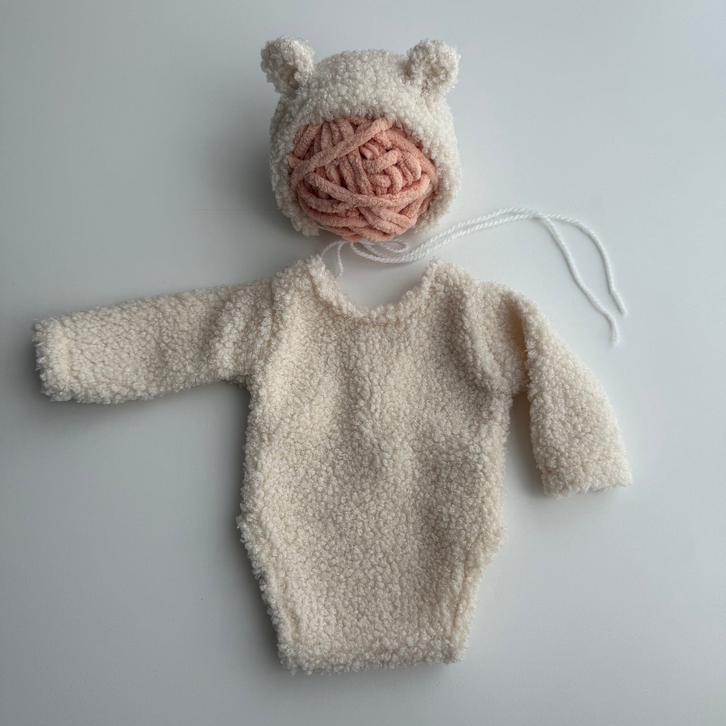 Tenue crème ours avec bonnet, accessoires de photographie pour nouveau-né