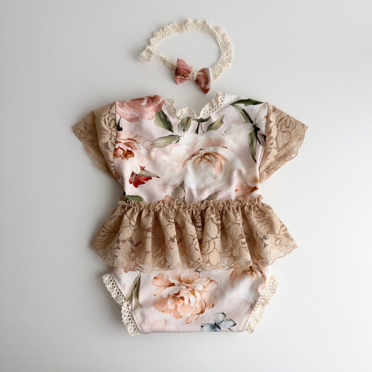 🌸 Floral Lace Newborn Romper
