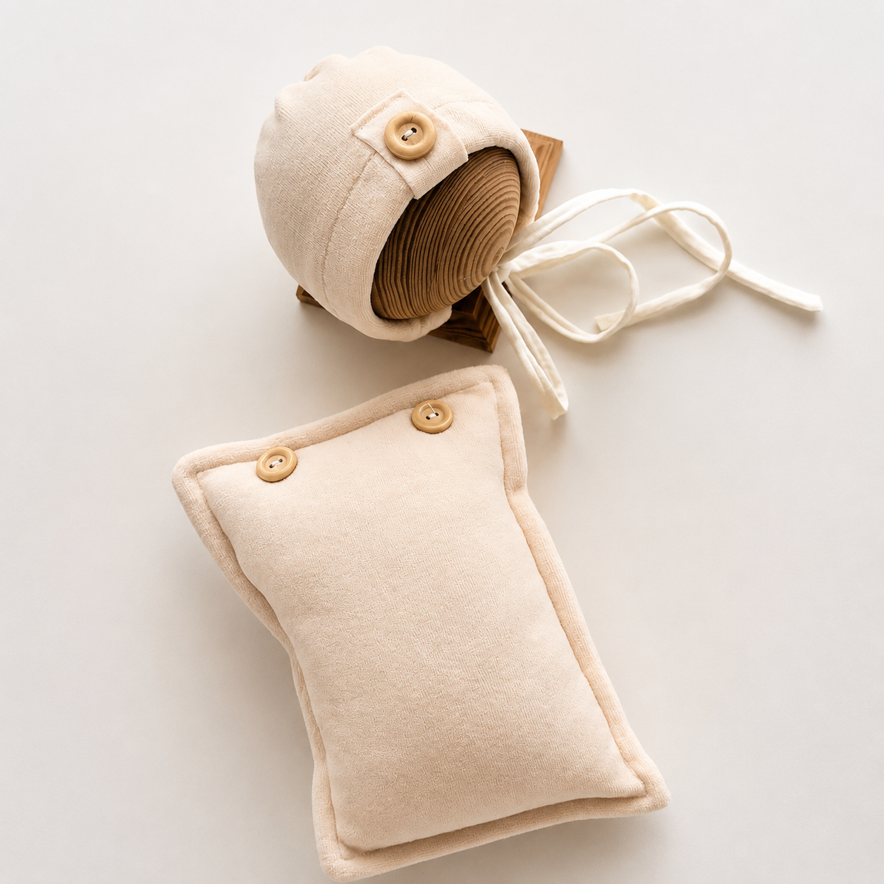 Noah Bonnet & Pillow Set – Milkshake | Newborn Photography Props