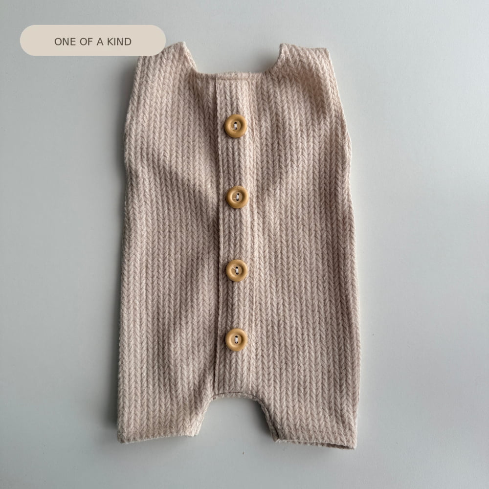 Milkshake Knit Button Romper – Newborn Photography Props