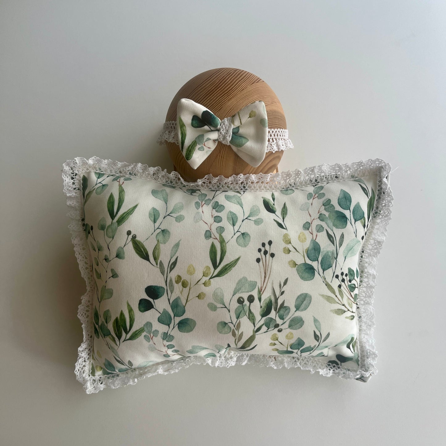 Newborn headband and pillow eukis