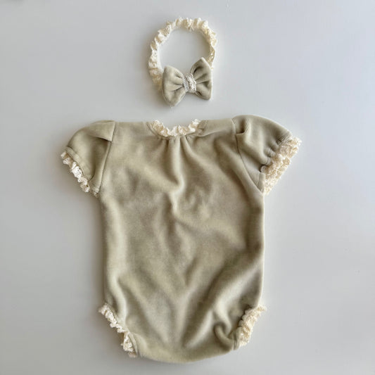 Pistachio Velvet Romper Set – Newborn Photography Props