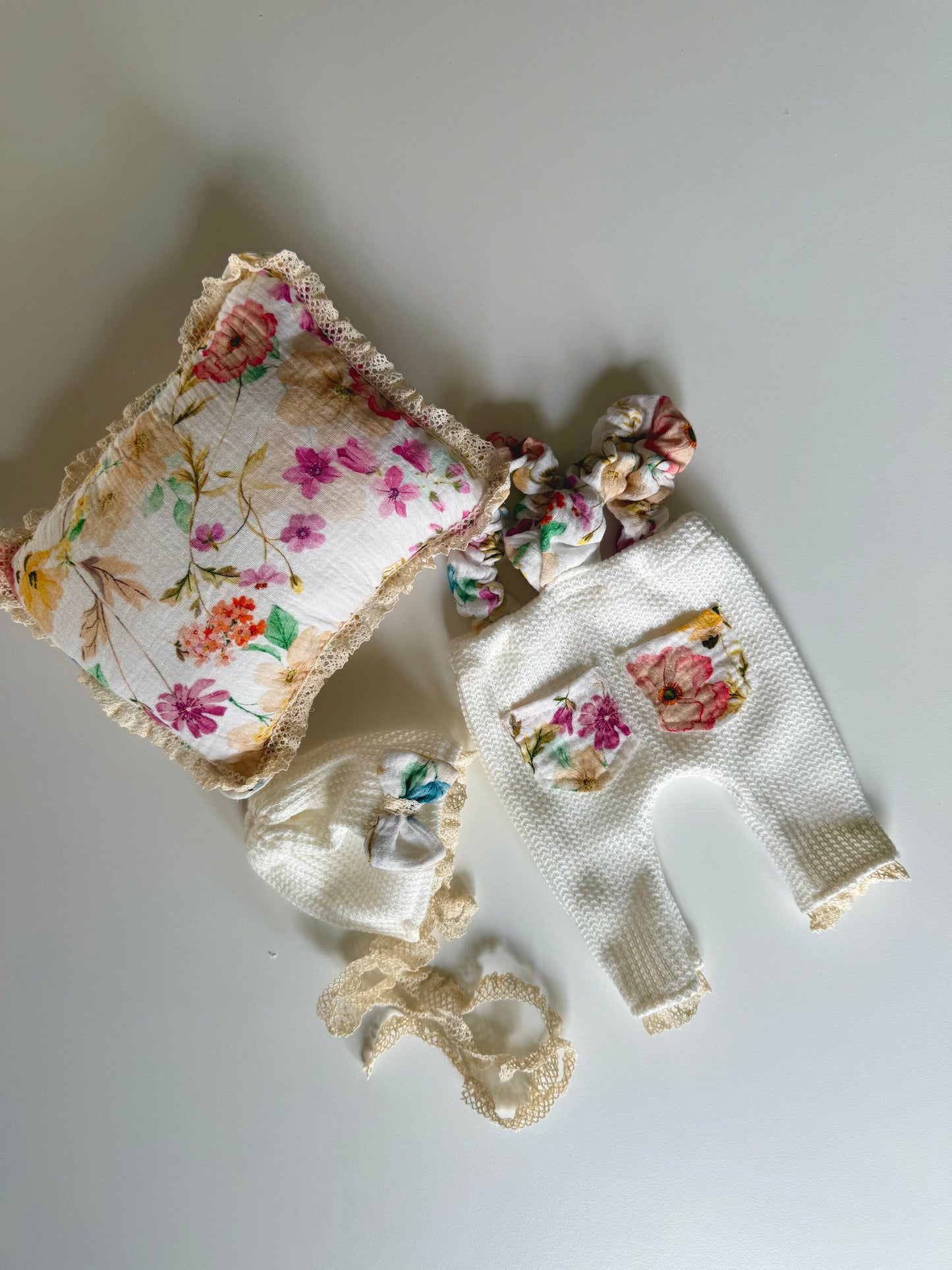 Cream flower Pants with bonnet and pillow  for girl Baby Newborn Photography Props