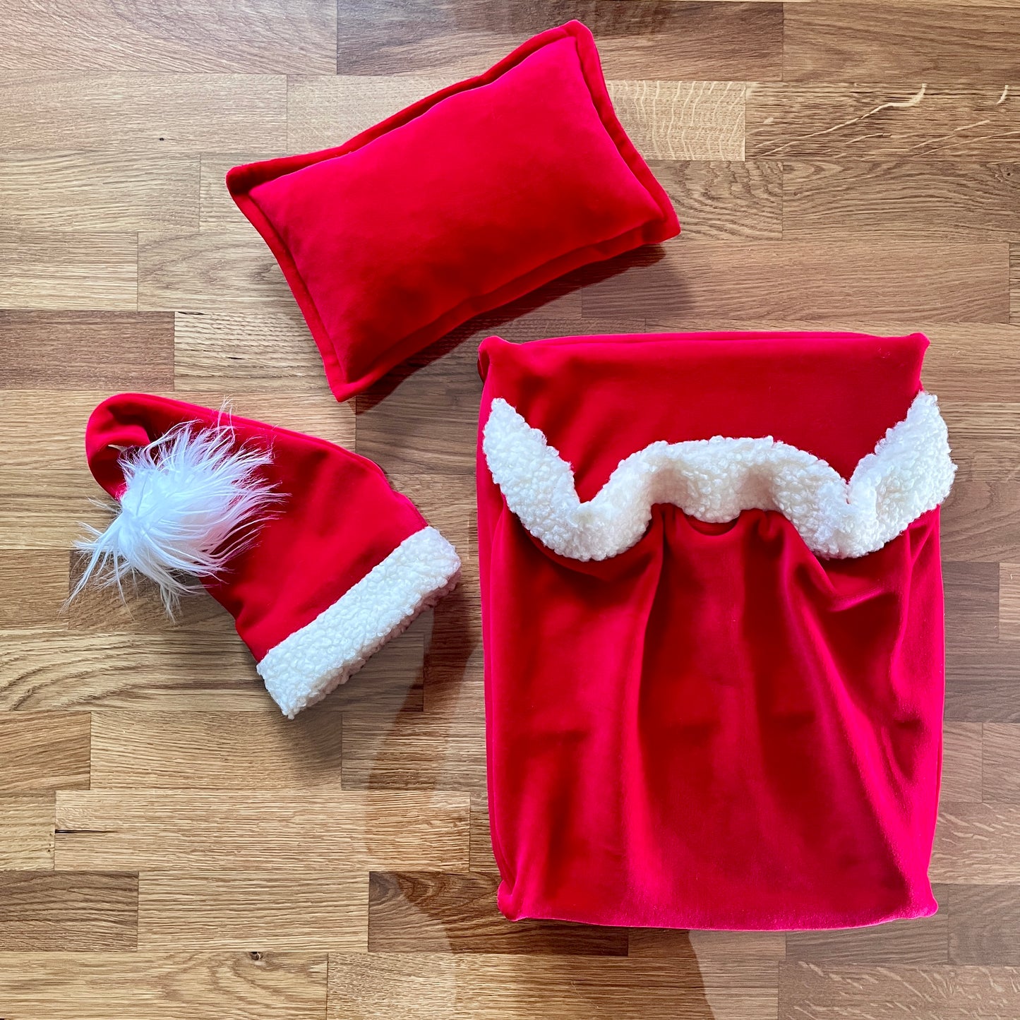 Santa hat, Mattress cover with pocket for newborn baby and pillow. Newborn photography props