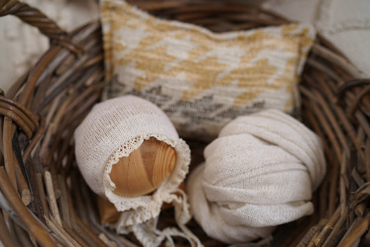 Bonnet with pillow and wrap Newborn Photography Props 14