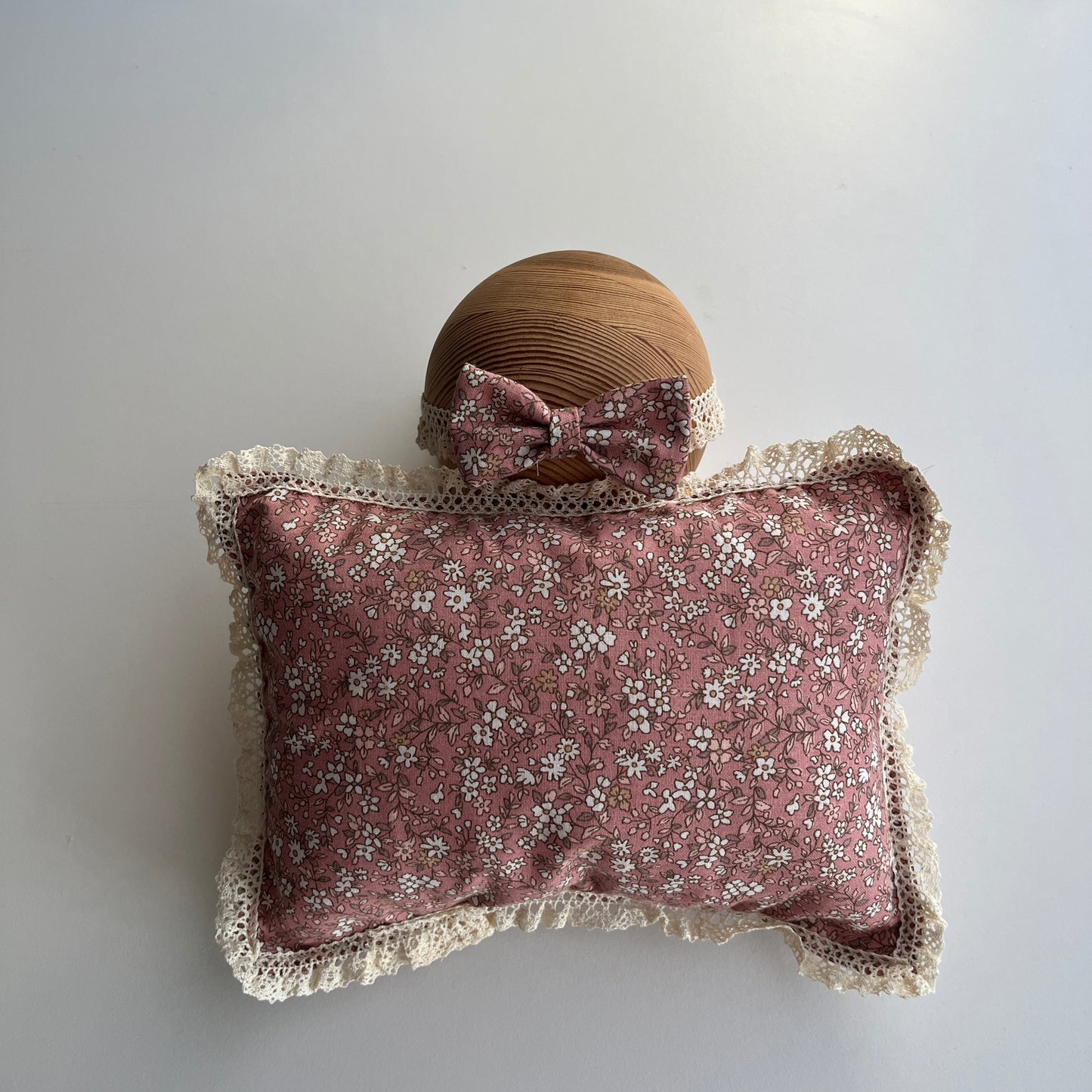 Newborn headband and pillow 3