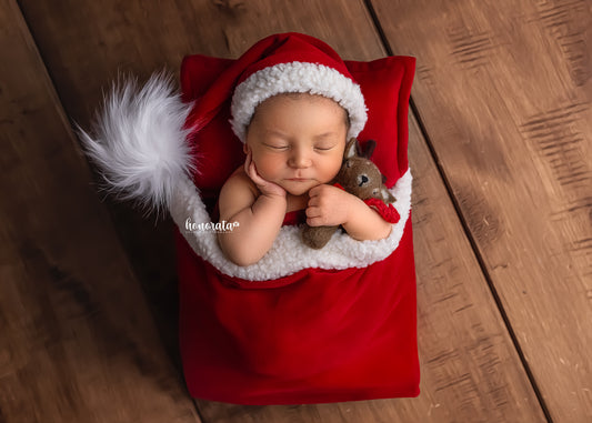 Santa hat, Mattress cover with pocket for newborn baby and pillow. Newborn photography props