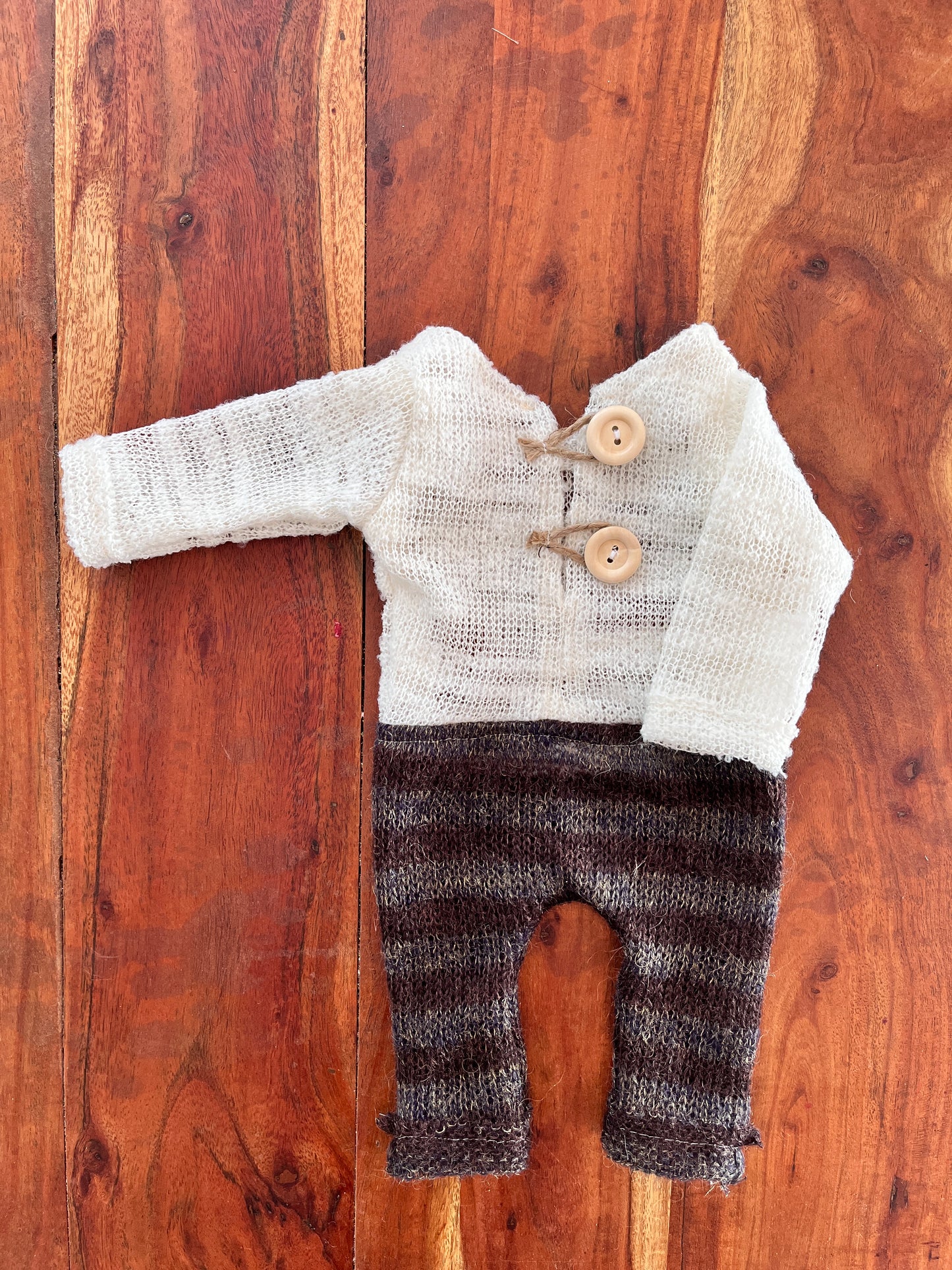 Jack's outfit for the newborn session in boho style.