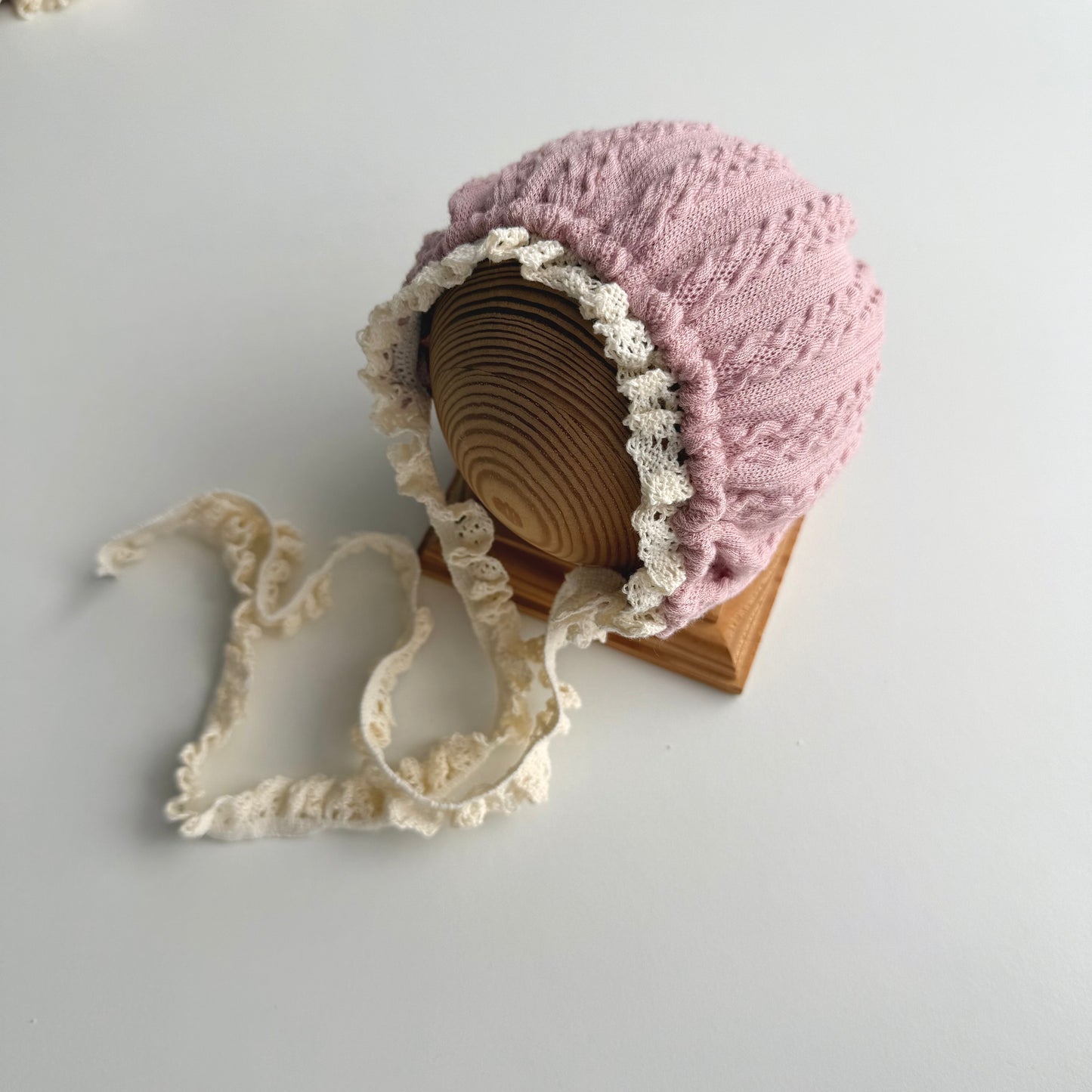 Blush Cable Knit Lace Bonnet – Newborn Photography Props