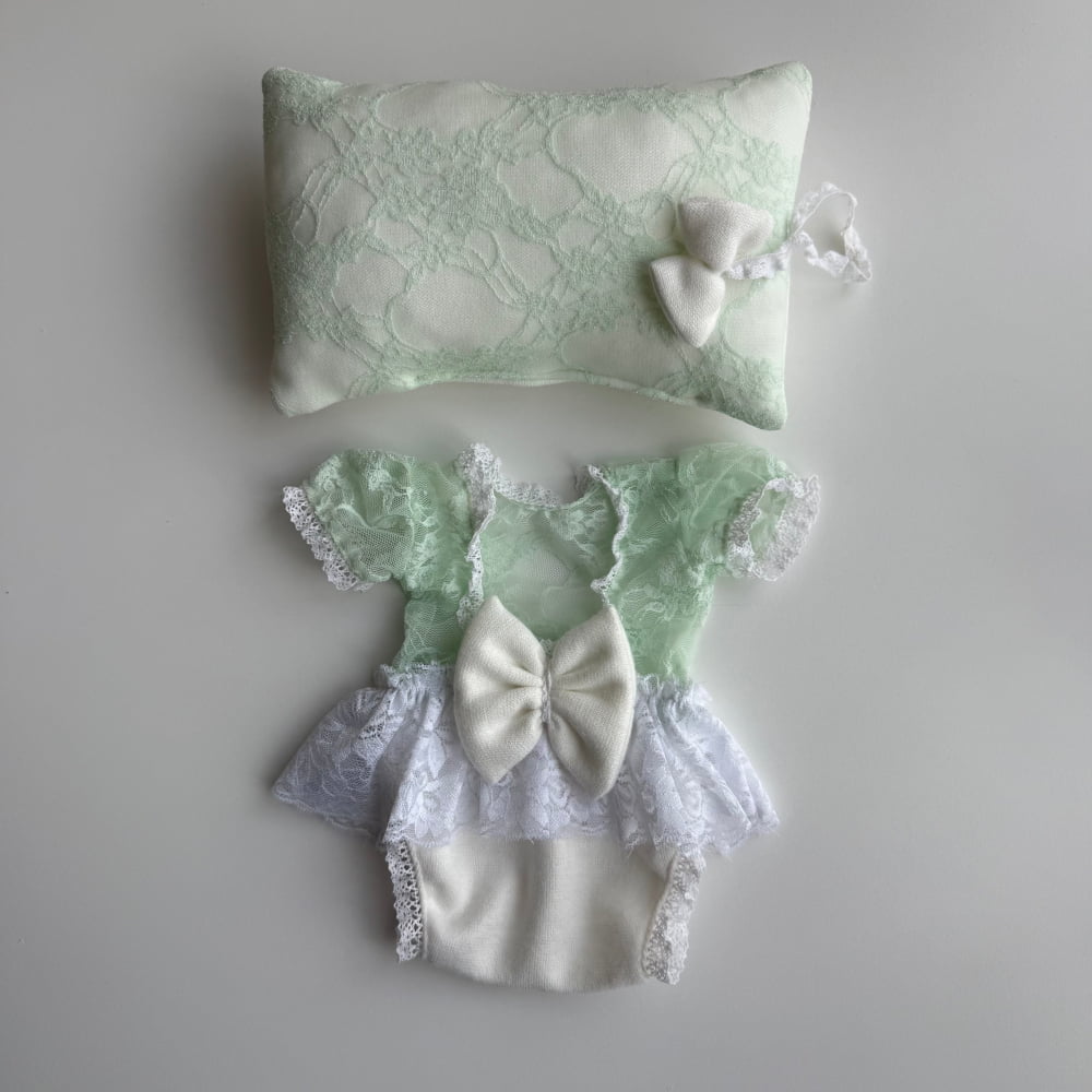 Amey newborn photography props - Green