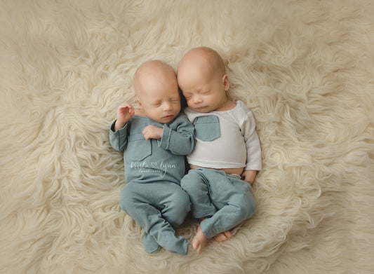 Twins Set - daliaphotoprops